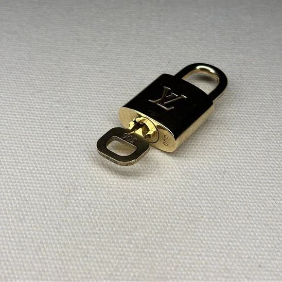 Louis Vuitton lock and key #306 - Picture 2 of 6